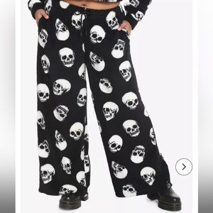 Jumbo Skulls Sherpa Girls Lounge Pants Plus Size